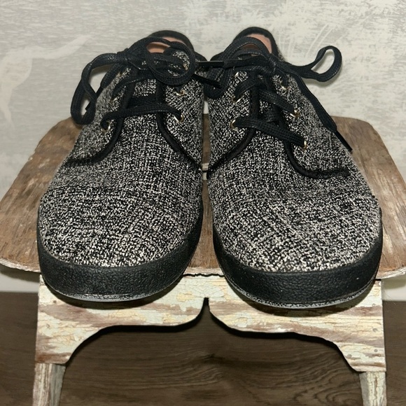 TOMS Women’s Paseo Black and White Tweed Lace-Up Shoes Size 10 - Picture 2 of 8